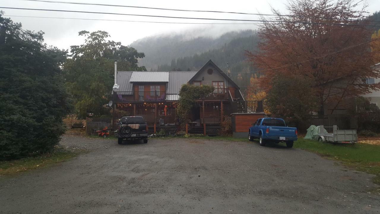 Kaslo Manor Lodge Екстериор снимка